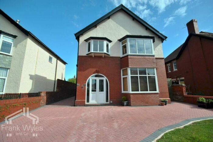 2 Bedroom Flat To Rent In Bromley Road, Lytham St Annes, Lancashire, FY8