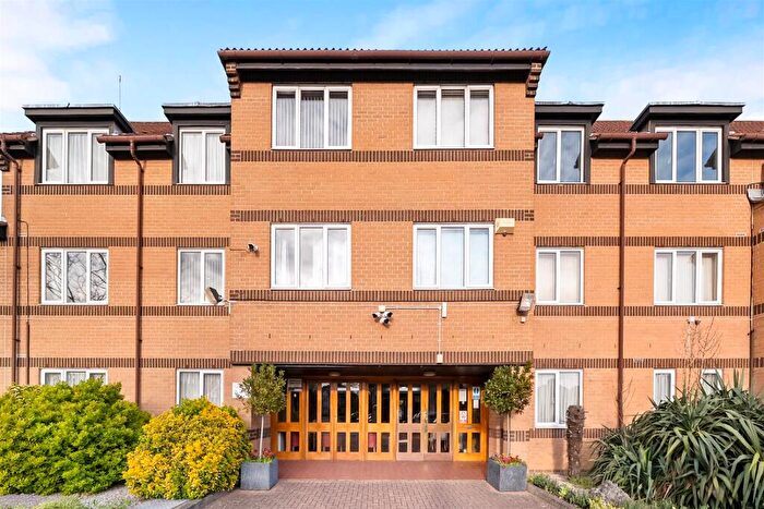 1 Bedroom Retirement Property To Rent In Limewood Court, Beehive, IG4