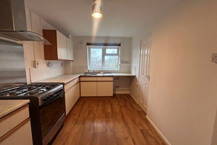 1 Bedroom Flat To Rent In Wayside Crescent, Exeter, EX1