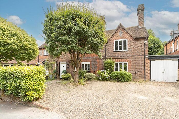 3 Bedroom Semi-Detached House For Sale In The Hill, Wheathampstead, St. Albans, AL4
