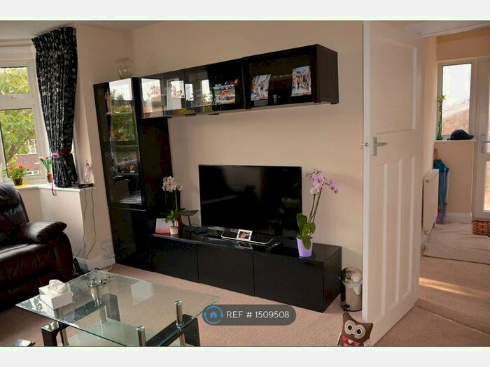 3 Bedroom Semi-Detached House To Rent In Tubbenden Lane, Orpington, BR6