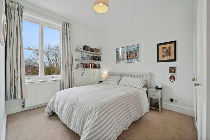 2 Bedroom Flat For Sale In Carleton Road, London, N7