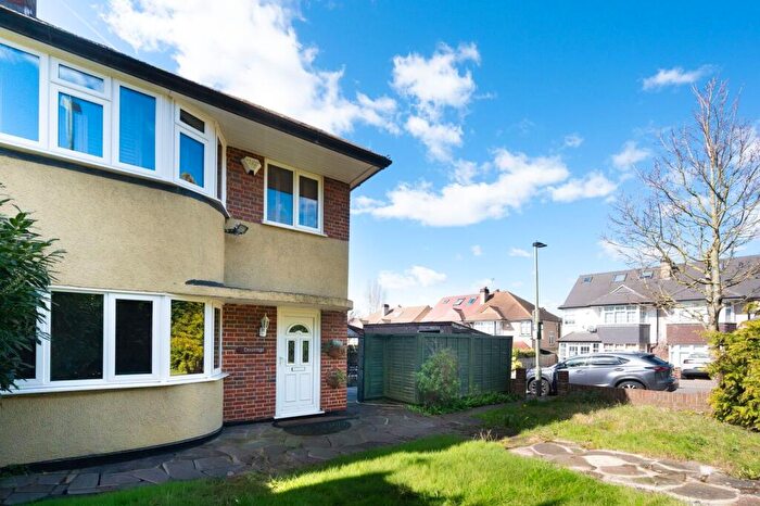 3 Bedroom Semi-Detached House For Sale In Bickley Road, Bickley, Bromley, BR1