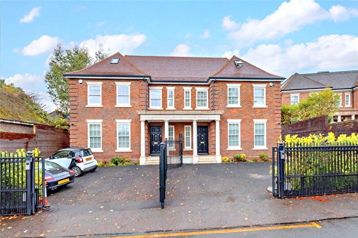 5 Bedroom Semi-Detached House To Rent In Newlands Avenue, Radlett, Hertfordshire, WD7
