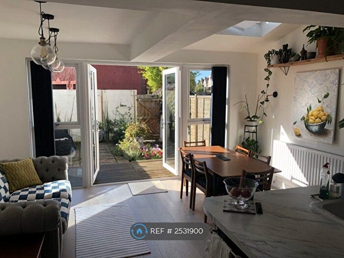 2 Bedroom Terraced House To Rent In Park Avenue, Bristol, BS3