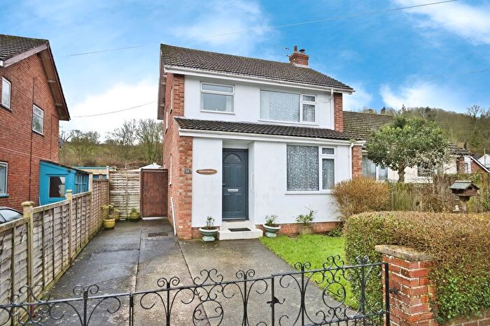 3 Bedroom Link Detached House For Sale In Avalon Estate, Glastonbury, Somerset, BA6