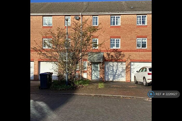 3 Bedroom Terraced House To Rent In Izod Road, Rugby, CV21