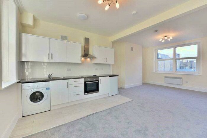 Apartment To Rent In Allitsen Road, London, NW8
