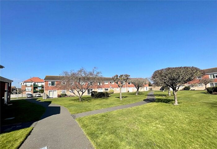 1 Bedroom Apartment For Sale In Waterford Road, Highcliffe On Sea, Christchurch, Dorset, BH23