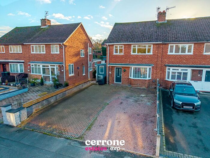 3 Bedroom Semi Detached House For Sale In Salwarpe Road, Bromsgrove, B60