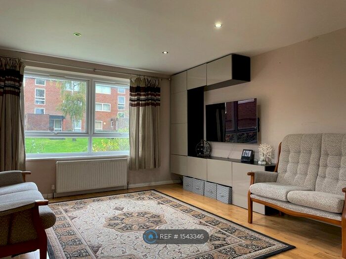 2 Bedroom Maisonette To Rent In St. Arvans Close, Croydon, CR0