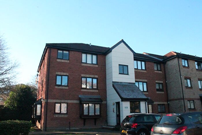 1 Bedroom Flat To Rent In Magpie Close, Enfield, EN1
