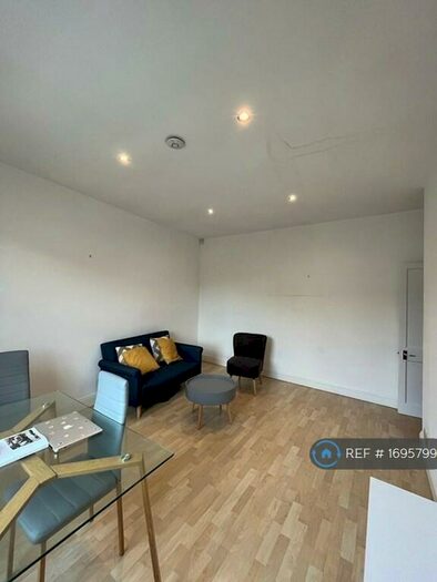 2 Bedroom Flat To Rent In Oldridge Road, London, SW12