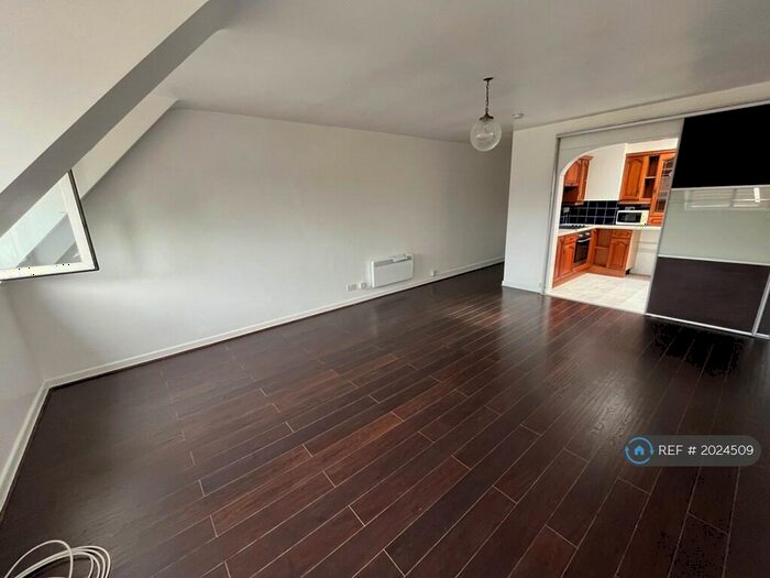 1 Bedroom Flat To Rent In High Street, Hanham, BS15