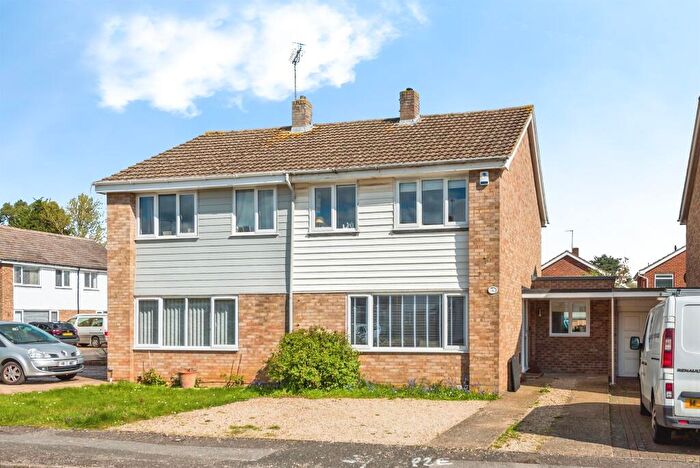 3 Bedroom Semi Detached House For Sale In Hamble Drive, Abingdon, OX14