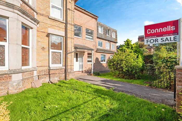 1 Bedroom Flat For Sale In Glendinning Avenue, Weymouth, DT4