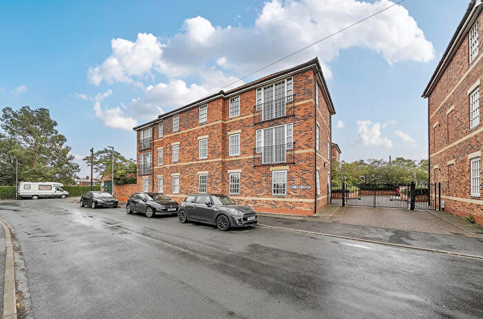 2 Bedroom Flat For Sale In Mill View Court, Mill View Road, Beverley, HU17