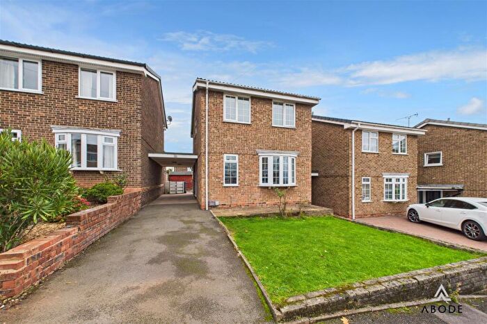 3 Bedroom House For Sale In Chestnut Road, Burton-on-Trent, DE15