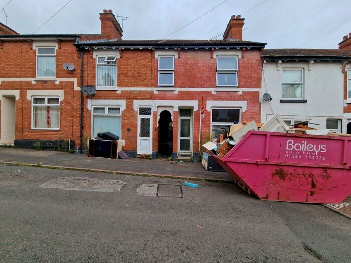 3 Bedroom House To Rent In Russell Street, Kettering, NN16