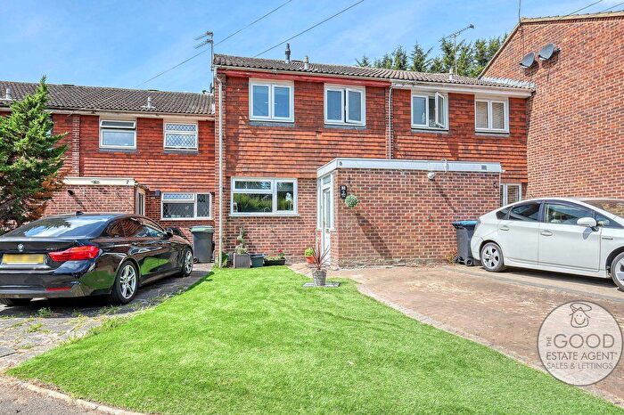 3 Bedroom Terraced House For Sale In Witham Close, Loughton, IG10