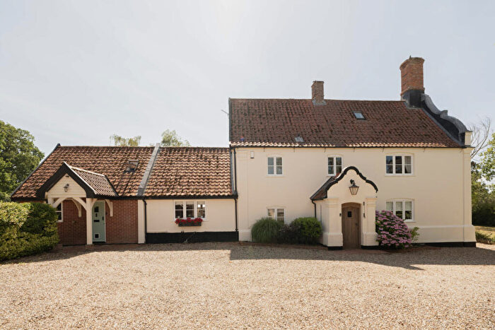 6 Bedroom Detached House For Sale In Silver Street, Besthorpe, Attleborough, Norfolk, NR17