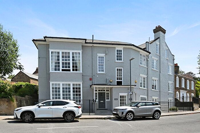 3 Bedroom Flat For Sale In West Hill, Harrow, HA2