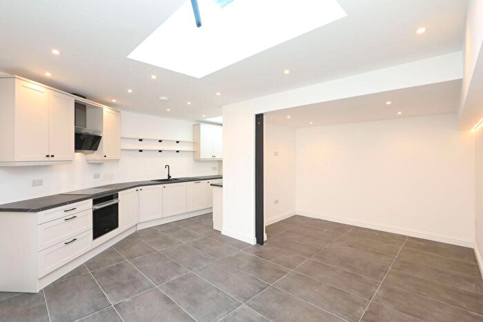 2 Bedroom Detached House To Rent In Fitzwalter Road, Sheffield, S2