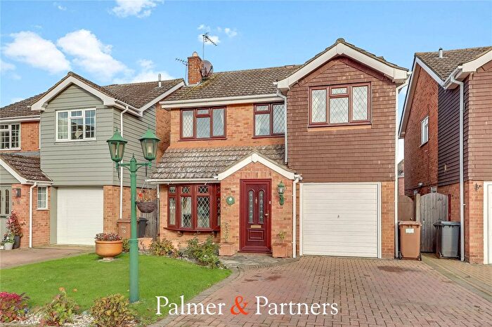 4 Bedroom Detached House For Sale In Russell Gardens, Chelmsford, Essex, CM2