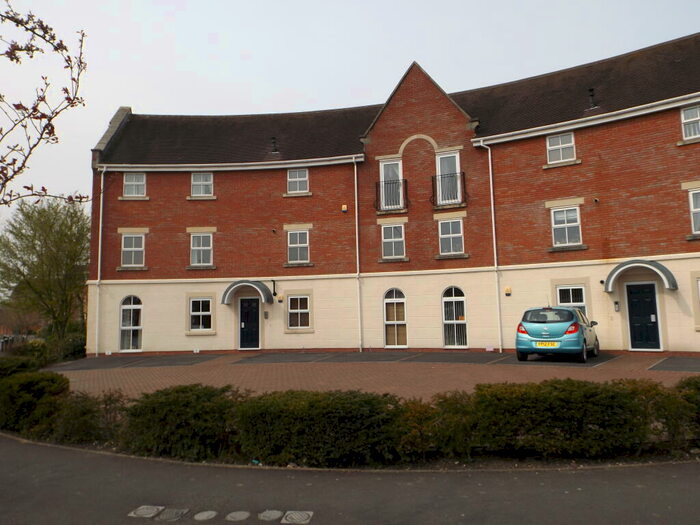 2 Bedroom Penthouse To Rent In Holland House Road, Walton-le-Dale, PR5