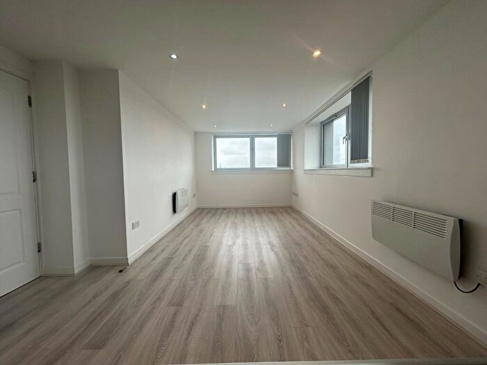 2 Bedroom Apartment To Rent In Heysmoor Heights, L8