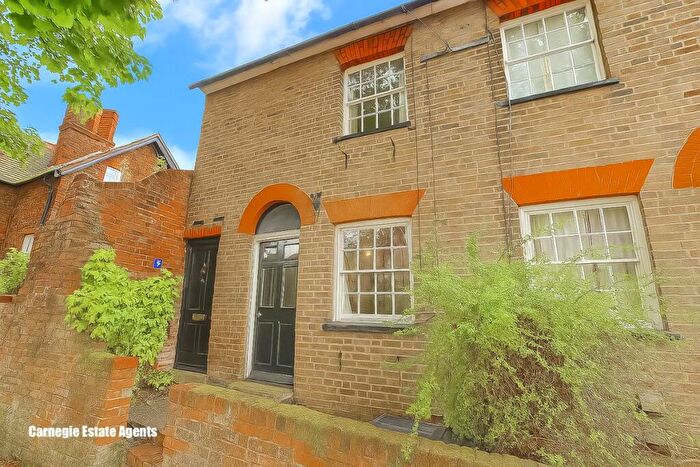 2 Bedroom House To Rent In Church Street, Hatfield, AL9