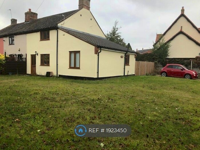 3 Bedroom End Of Terrace House To Rent In The Street, Poringland, Norwich, NR14