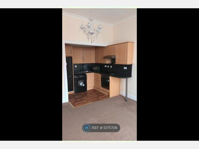 1 Bedroom Flat To Rent In Roxburgh Street, Greenock, PA15