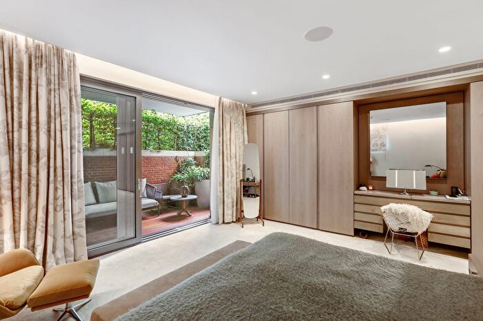 3 Bedroom Flat For Sale In Holland Park Villas, Kensington, London, United Kingdom, W8