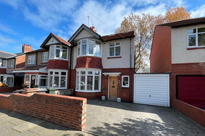 4 Bedroom Semi Detached House For Sale In Ivanhoe, Monkseaton, Whitley Bay, NE25