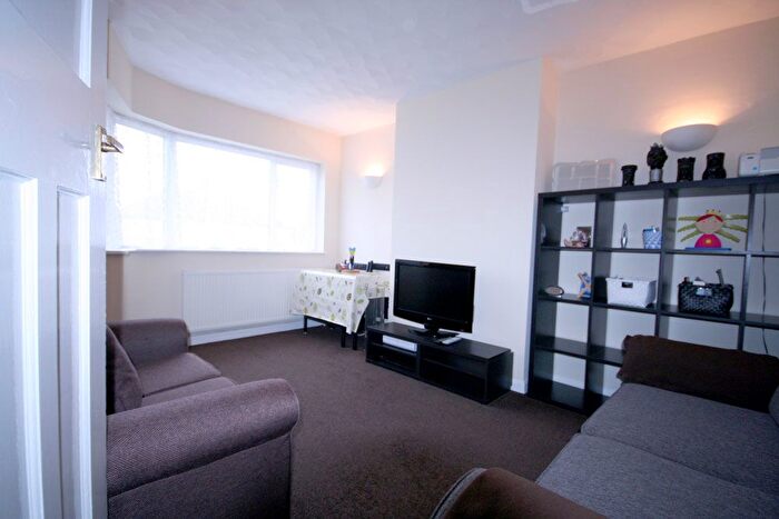 2 Bedroom Maisonette To Rent In Glenwood Close, Harrow, HA1