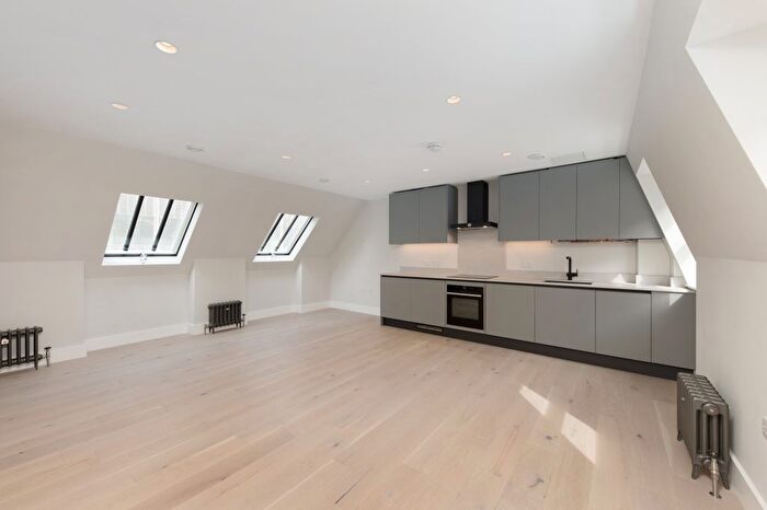 1 Bedroom Flat To Rent In Duck Lane, Soho, W1F