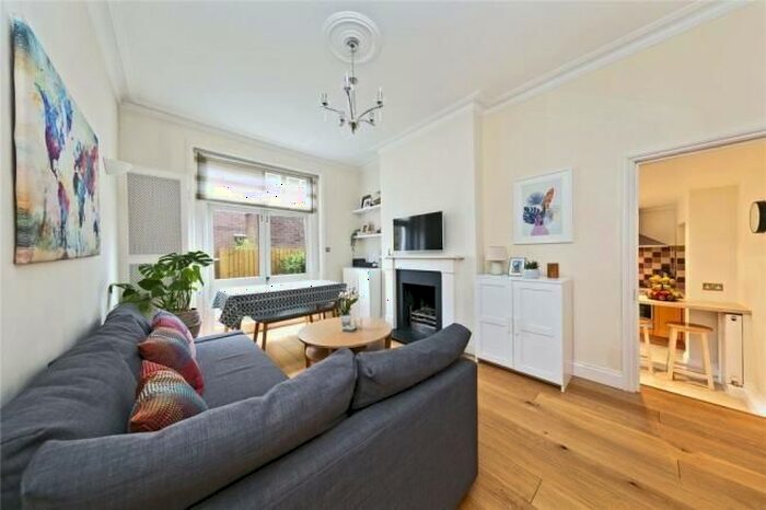 1 Bedroom Flat To Rent In Sydney Road, Richmond, TW9