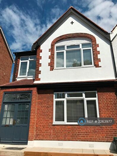 2 Bedroom Flat To Rent In Arnos Grove, London, N11