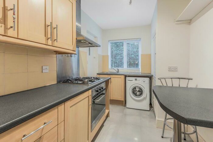 2 Bedroom Apartment To Rent In Surbiton, Kingston Upon Thames, KT6