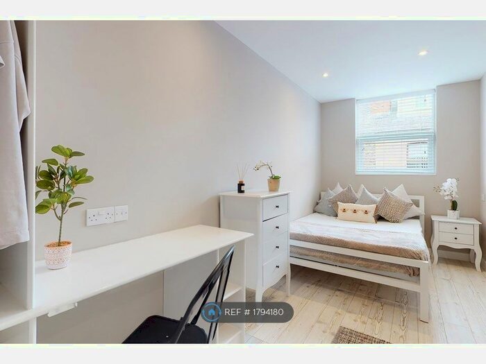 7 Bedroom Terraced House To Rent In Alderson Road, Liverpool, L15