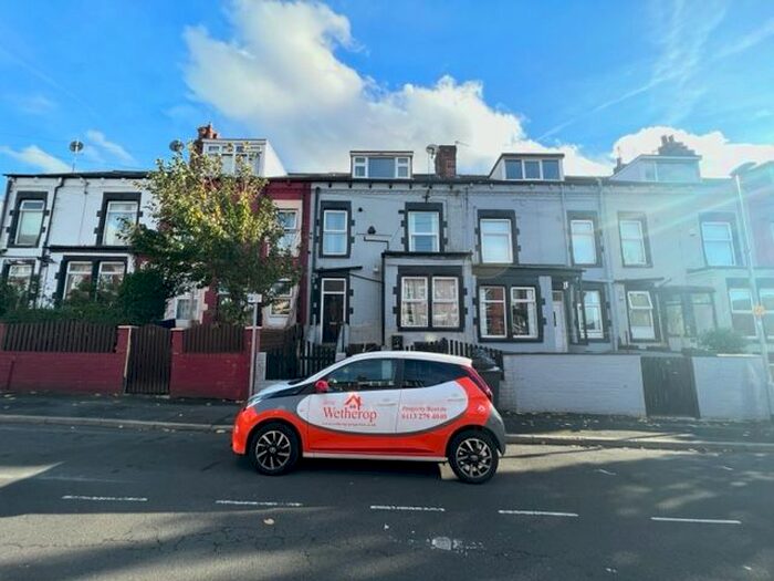 2 Bedroom Property To Rent In Clifton Grove, Harehills, Leeds, LS9