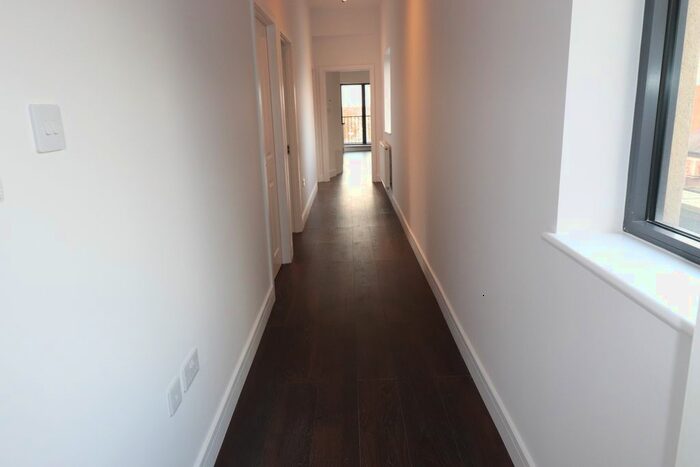 2 Bedroom Flat To Rent In New Road, Gravesend DA11