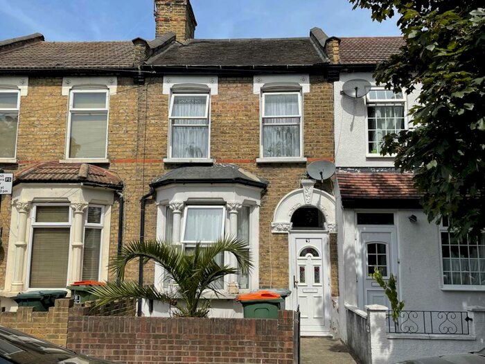 2 Bedroom House To Rent In Sutton Court Road, Newham, E13