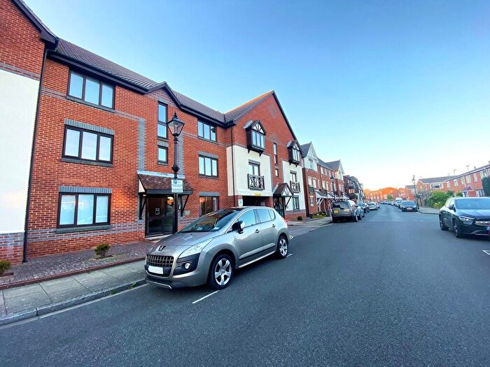1 Bedroom Flat To Rent In King Charles Street, Portsmouth, PO1