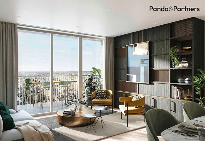 2 Bedroom Flat For Sale In Friary Rd, London, W3