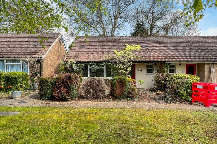1 Bedroom Bungalow For Sale In Moat Side, Anstey, Buntingford, SG9