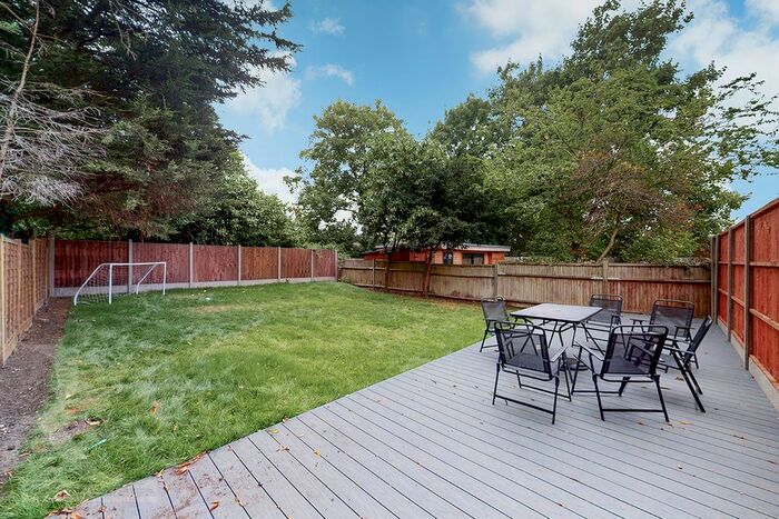 4 Bedroom Flat To Rent In Parson Street, Hendon, NW4