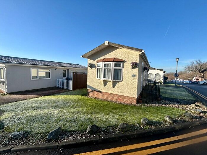 1 Bedroom Park Home For Sale In Woodbine Close, Waltham Abbey, EN9