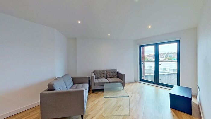 2 Bedroom Flat To Rent In Gotts Road, Leeds, LS12